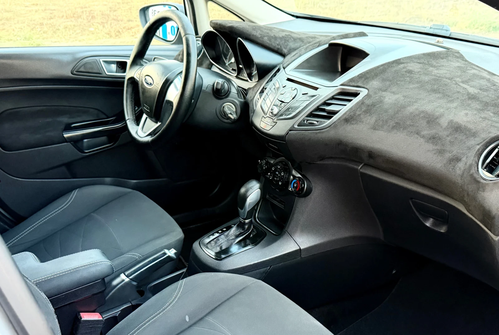 Ford Fiesta Automat / Benzin / Mat , снимка 11 - Автомобили и джипове - 56274849