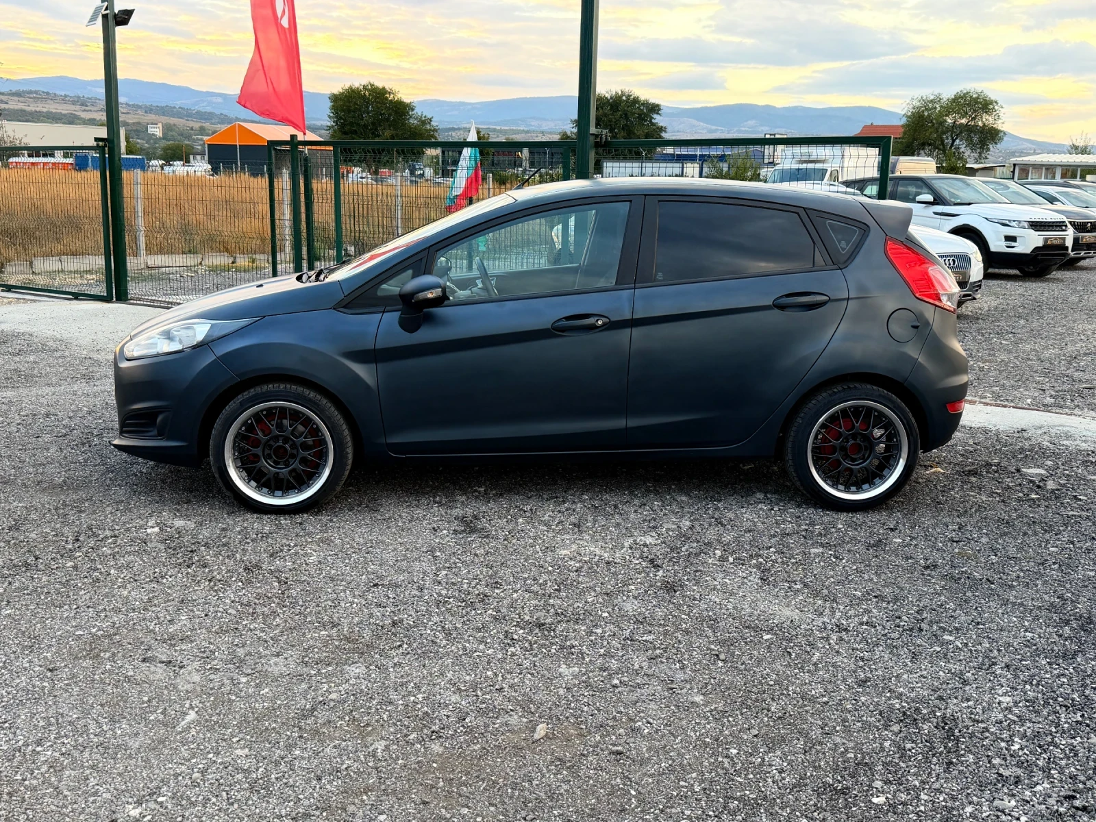 Ford Fiesta Automat / Benzin / Mat , снимка 8 - Автомобили и джипове - 56274849