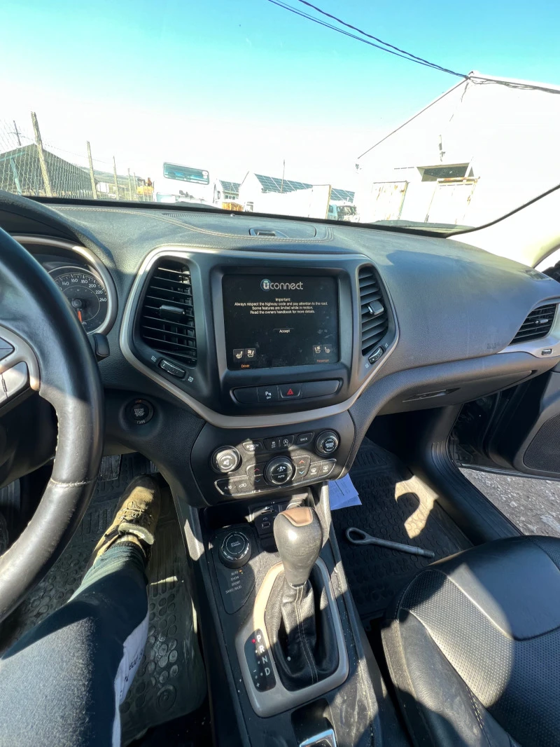 Jeep Cherokee 2.2CRD, снимка 10 - Автомобили и джипове - 44322353