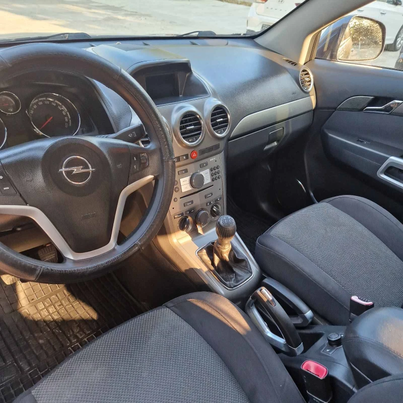 Opel Antara, снимка 11 - Автомобили и джипове - 47335581