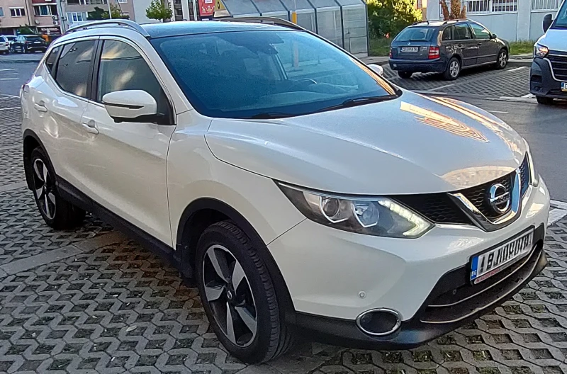 Nissan Qashqai, снимка 8 - Автомобили и джипове - 47427806