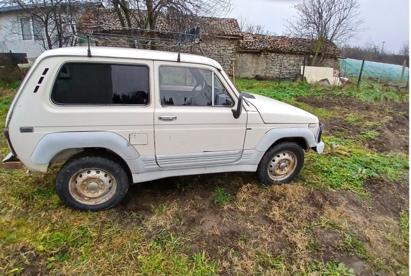 Lada Niva 1.7Mi, снимка 6 - Автомобили и джипове - 48365715