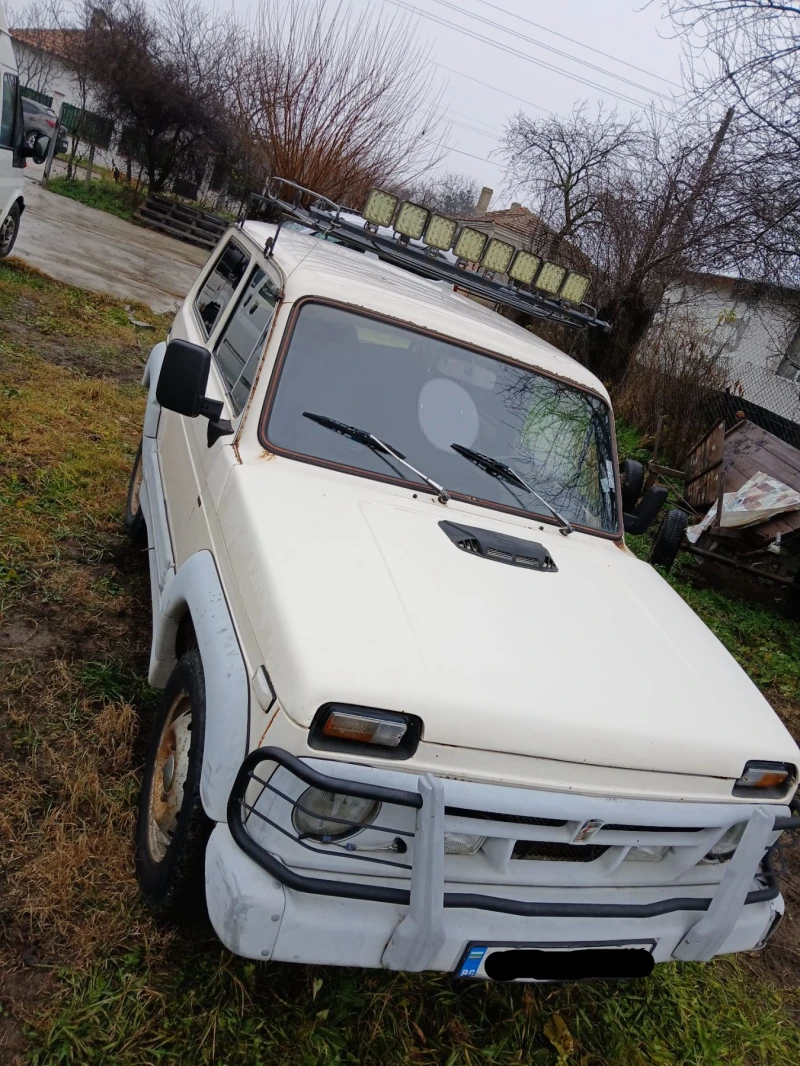 Lada Niva 1.7Mi, снимка 4 - Автомобили и джипове - 48365715