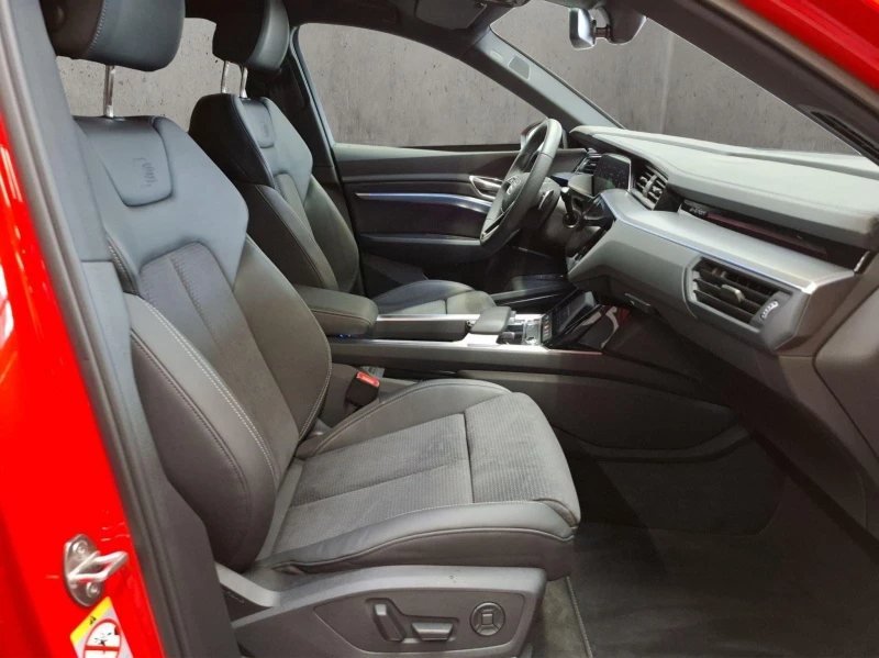 Audi SQ8 E-TRON/SPORTBACK/B&O/MATRIX/HEAD UP/, снимка 14 - Автомобили и джипове - 51413324