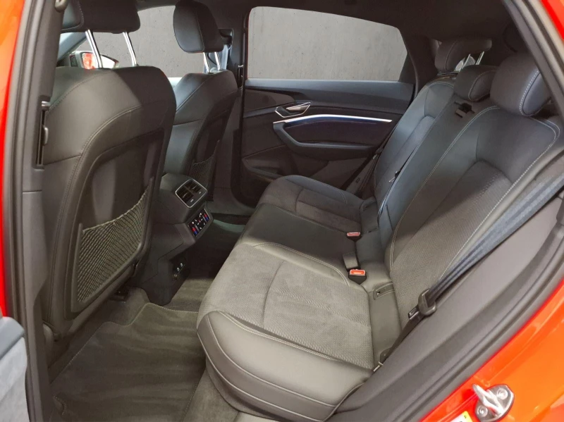 Audi SQ8 E-TRON/SPORTBACK/B&O/MATRIX/HEAD UP/, снимка 15 - Автомобили и джипове - 51413324