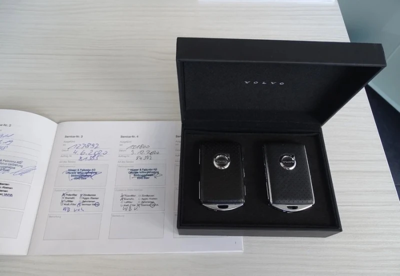 Volvo XC60 R-DESIGN KEYLESSGO АВТОМАТИК НАВИГАЦИЯ КОЖА ПОДГР, снимка 17 - Автомобили и джипове - 52000695