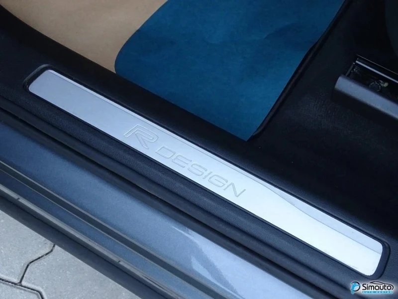 Volvo XC60 R-DESIGN KEYLESSGO АВТОМАТИК НАВИГАЦИЯ КОЖА ПОДГР, снимка 6 - Автомобили и джипове - 52000695