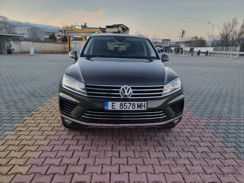 VW Touareg 3.0 TDI , снимка 8 - Автомобили и джипове - 52626060