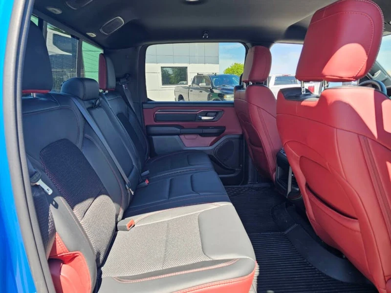 Dodge RAM 1500 * АВТО КРЕДИТ* ЦЕНА ДО БГ * СЕРВИЗНА ИСТОРИЯ * , снимка 16 - Автомобили и джипове - 52630386