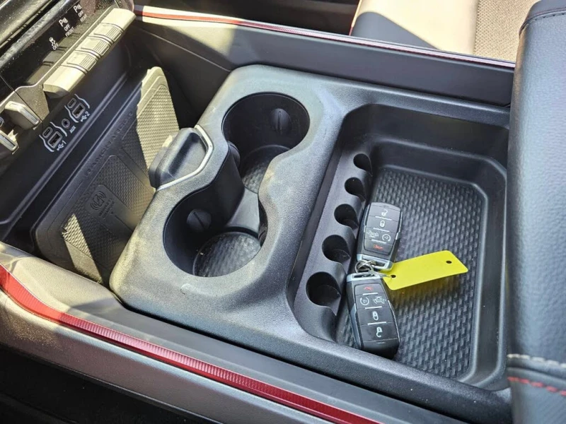 Dodge RAM 1500 * АВТО КРЕДИТ* ЦЕНА ДО БГ * СЕРВИЗНА ИСТОРИЯ * , снимка 14 - Автомобили и джипове - 52630386