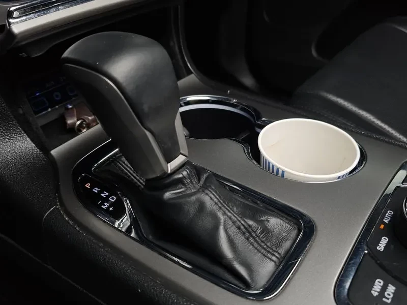 Jeep Grand cherokee 3.0 Diesel Overland WK2, снимка 9 - Автомобили и джипове - 55588369