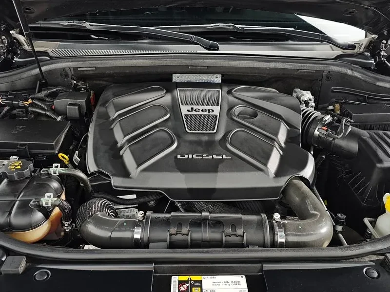Jeep Grand cherokee 3.0 Diesel Overland WK2, снимка 6 - Автомобили и джипове - 55588369