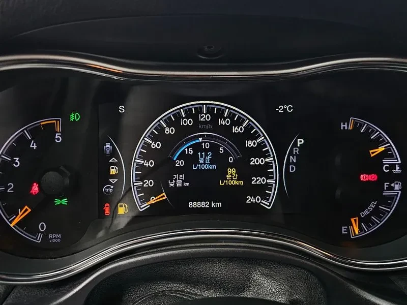 Jeep Grand cherokee 3.0 Diesel Overland WK2, снимка 8 - Автомобили и джипове - 55588369