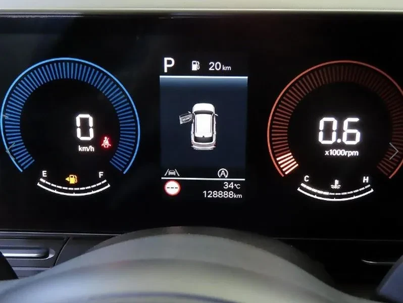 Hyundai Kona 2.0 2Wd Premium, снимка 9 - Автомобили и джипове - 56321674