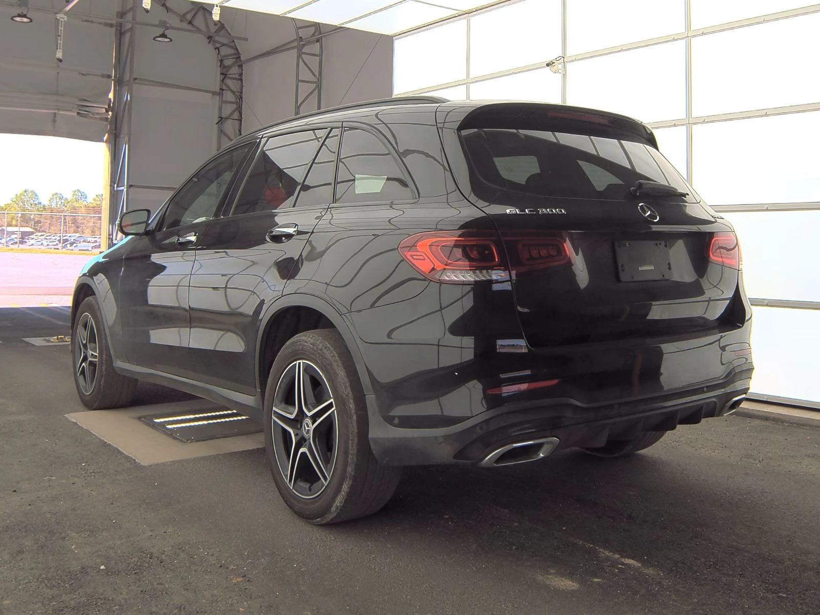 Mercedes-Benz GLC 300 Automatic Parking/Burmester/lane assist/Подгрев - изображение 6