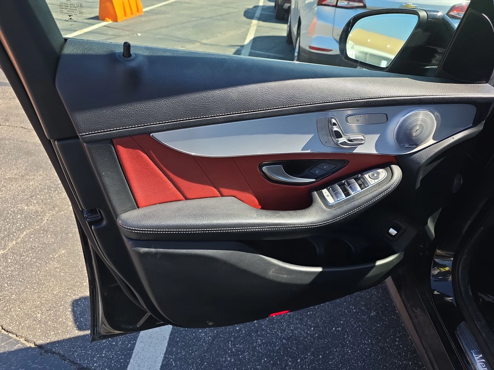 Mercedes-Benz GLC 300 Automatic Parking/Burmester/lane assist/Подгрев - изображение 9