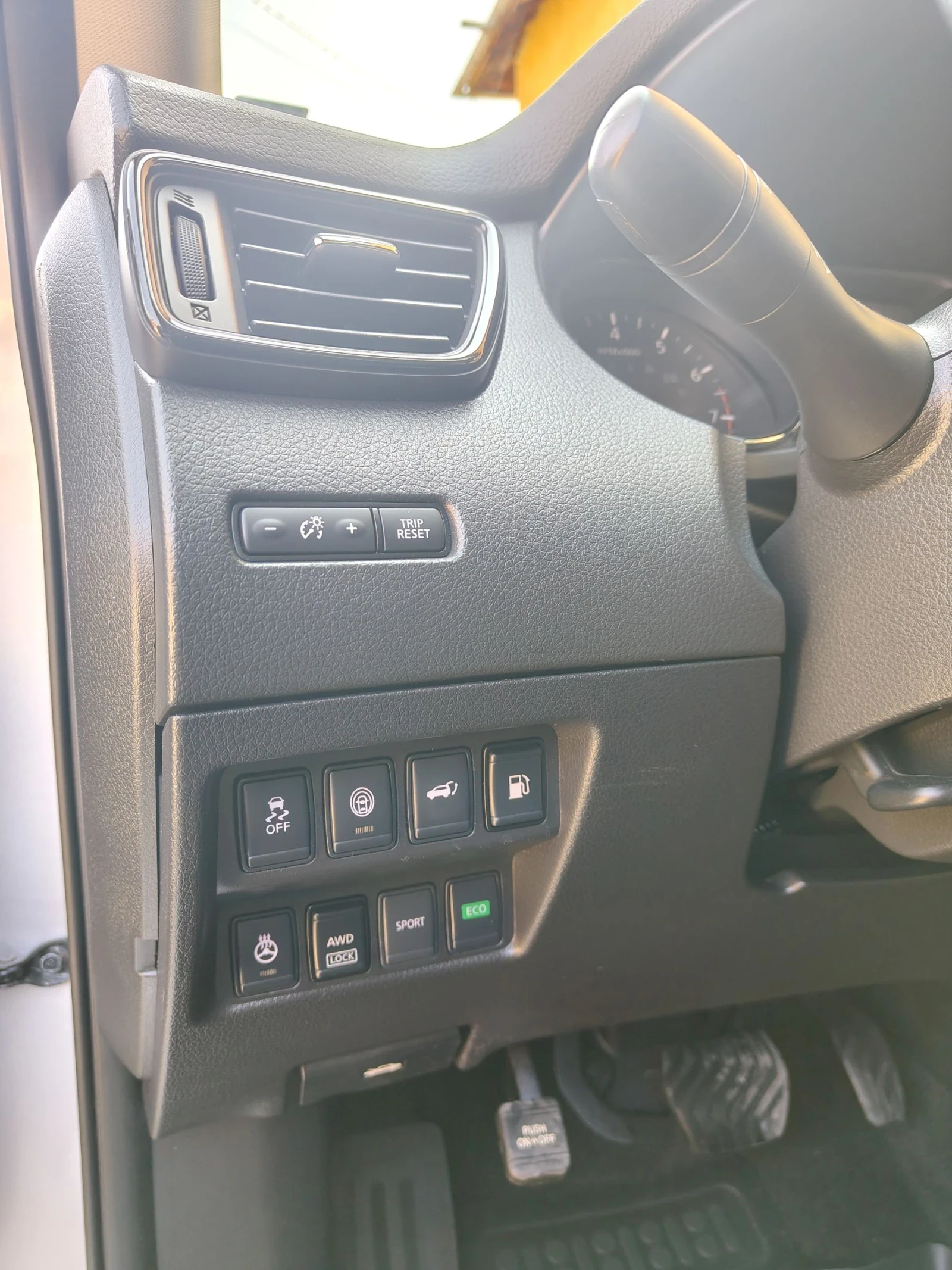 Nissan Rogue, снимка 13 - Автомобили и джипове - 53858349