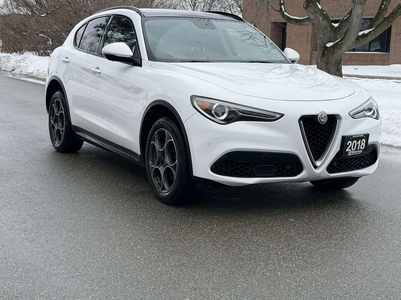 Alfa Romeo Stelvio Sport AWD/Navi/Rear view/ФИНАНСИРАНЕ, снимка 2 - Автомобили и джипове - 54606597