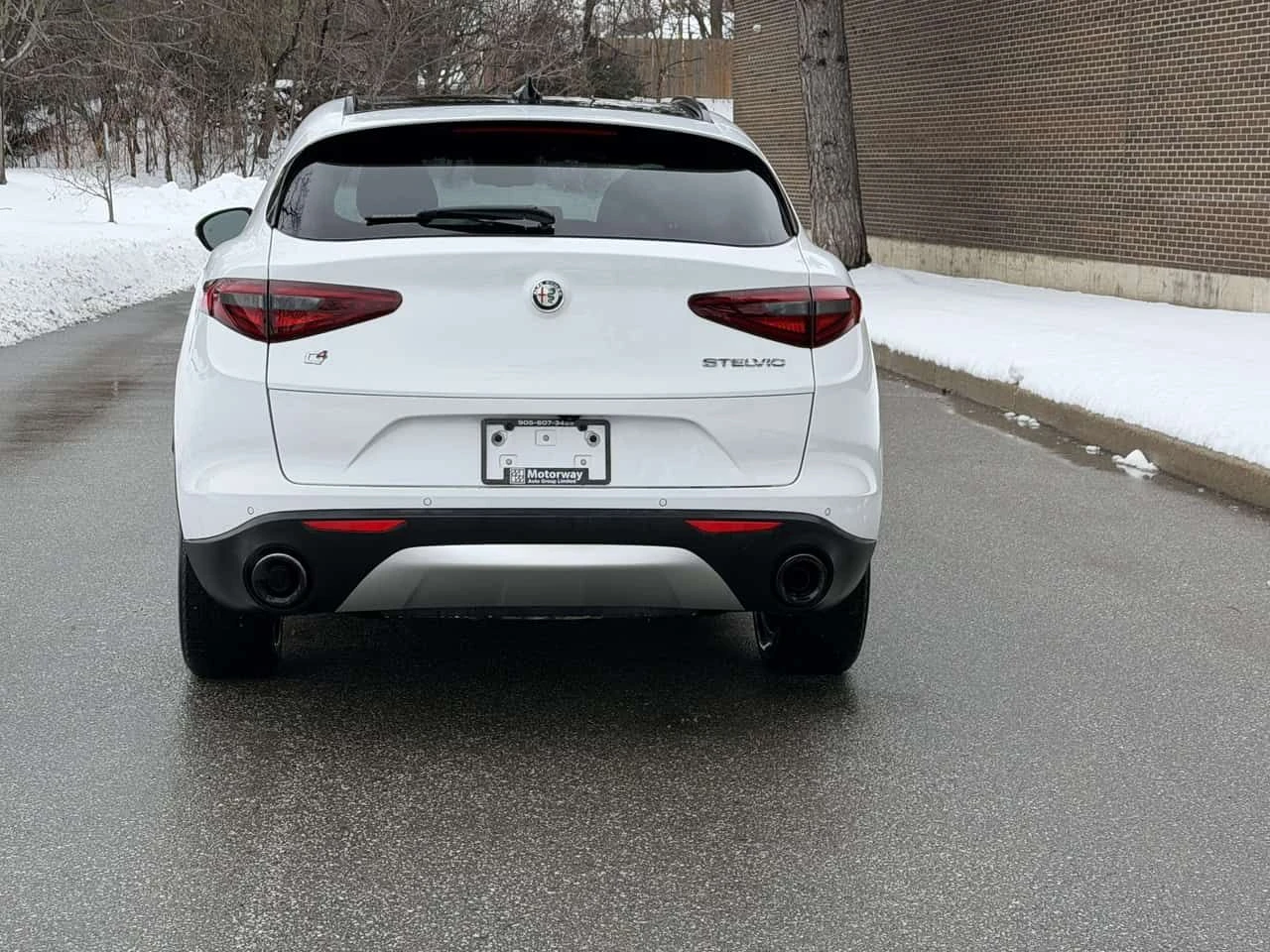Alfa Romeo Stelvio Sport AWD/Navi/Rear view/ФИНАНСИРАНЕ, снимка 4 - Автомобили и джипове - 54606597