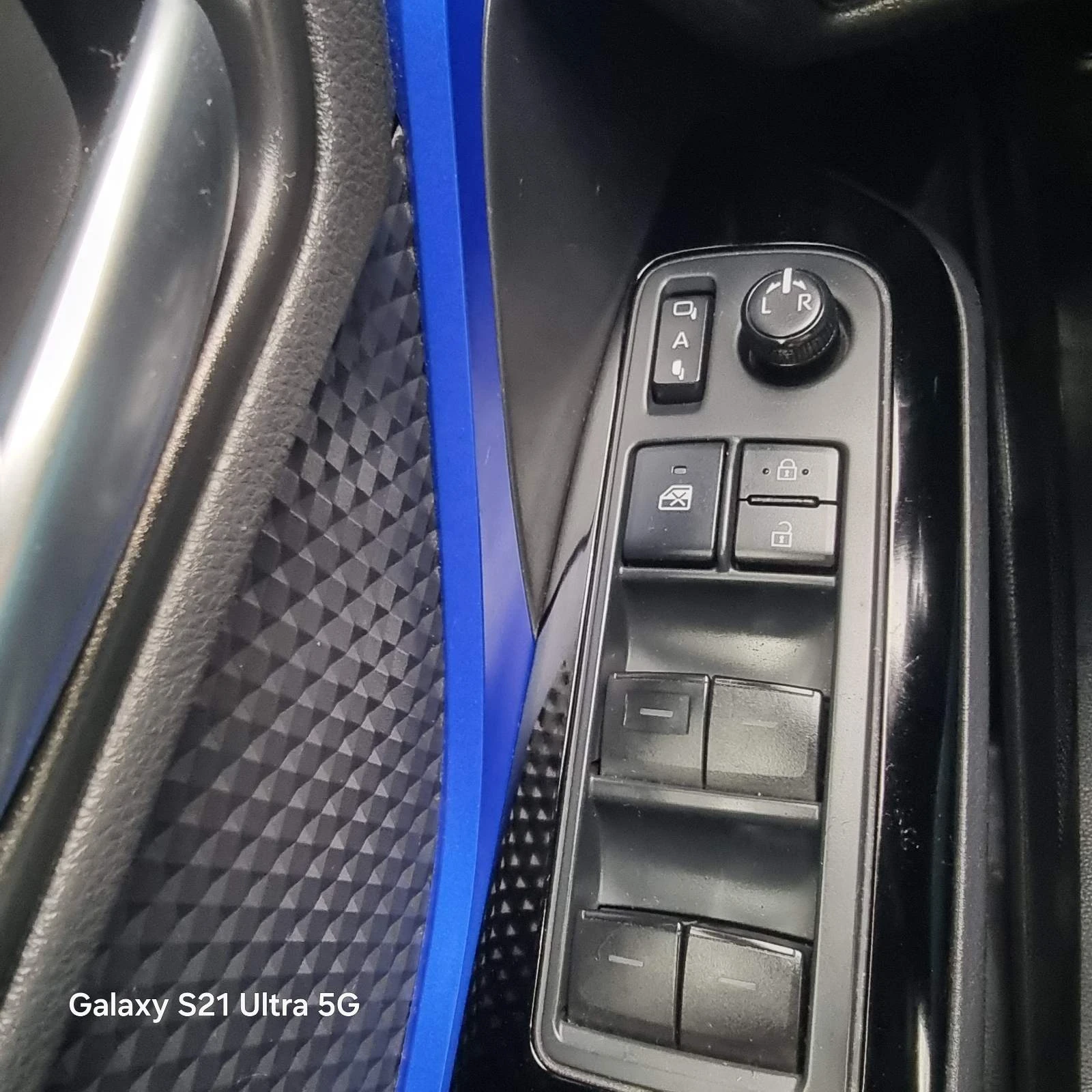 Toyota C-HR 2.0 facelift, снимка 5 - Автомобили и джипове - 54697804