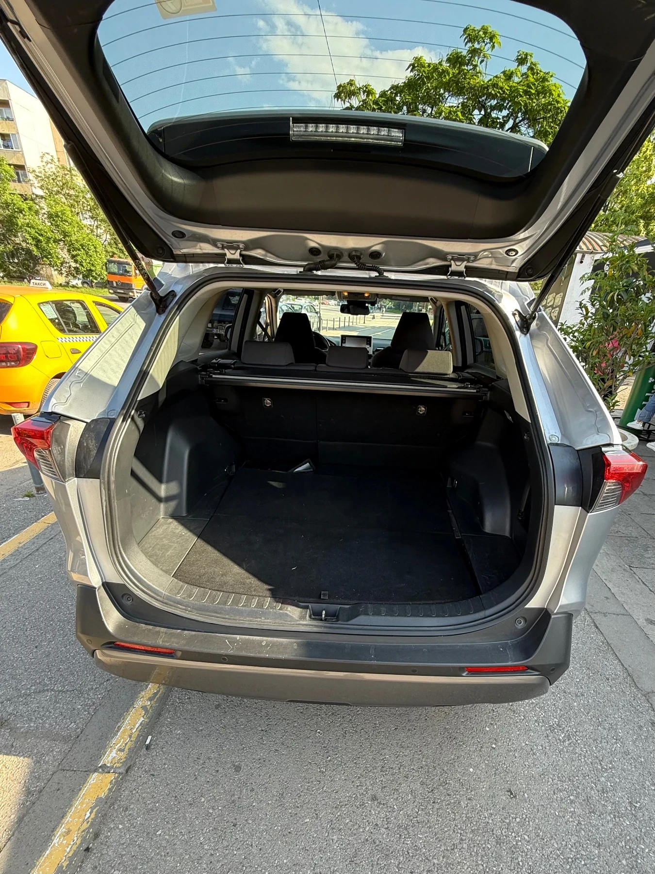 Toyota Rav4 AWD 4X4 84500KM, снимка 6 - Автомобили и джипове - 54697479