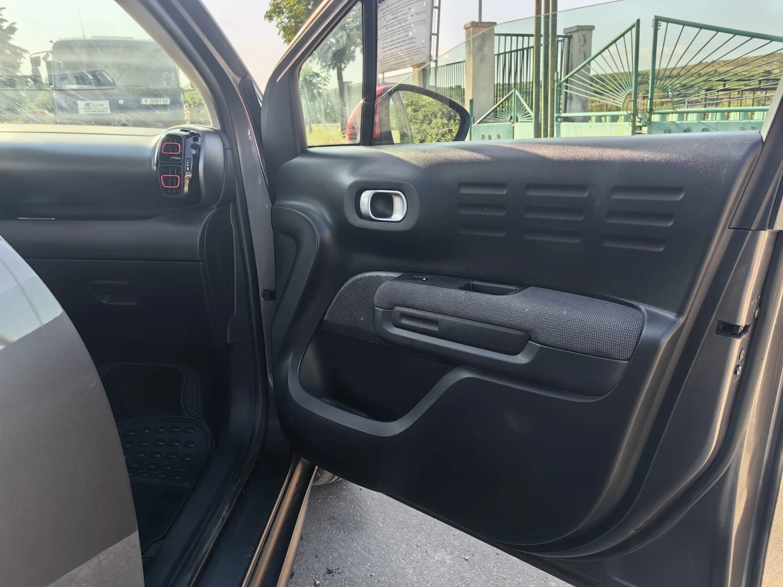 Citroen C3 Aircross, снимка 9 - Автомобили и джипове - 55141443