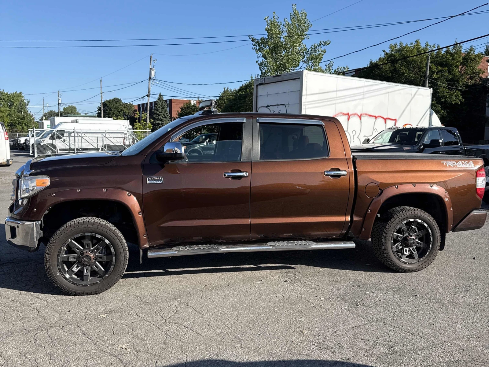 Toyota Tundra Platinum, снимка 2 - Автомобили и джипове - 56248342