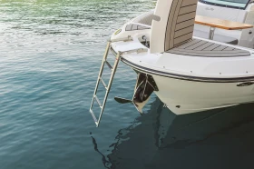 ����� �� �������� �� ������� ���� Sea Ray SDX270
