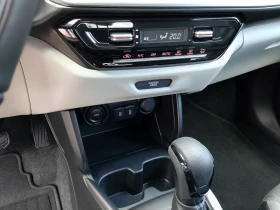 Suzuki Swift GLX Hybrid Автоматик, снимка 10