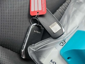 Kia EV6 GT Line / 360 / DISTRONIC /HEAD UP / CARFAX , снимка 8