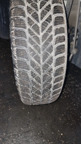 VW Touran - 8500 € / 16624.56 лв. - 72331531 5