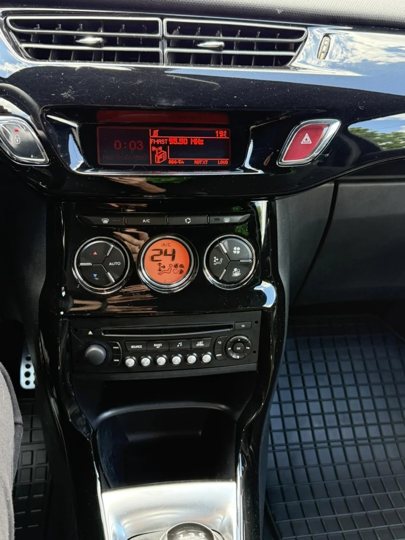 Citroen DS3, снимка 8 - Автомобили и джипове - 50342731