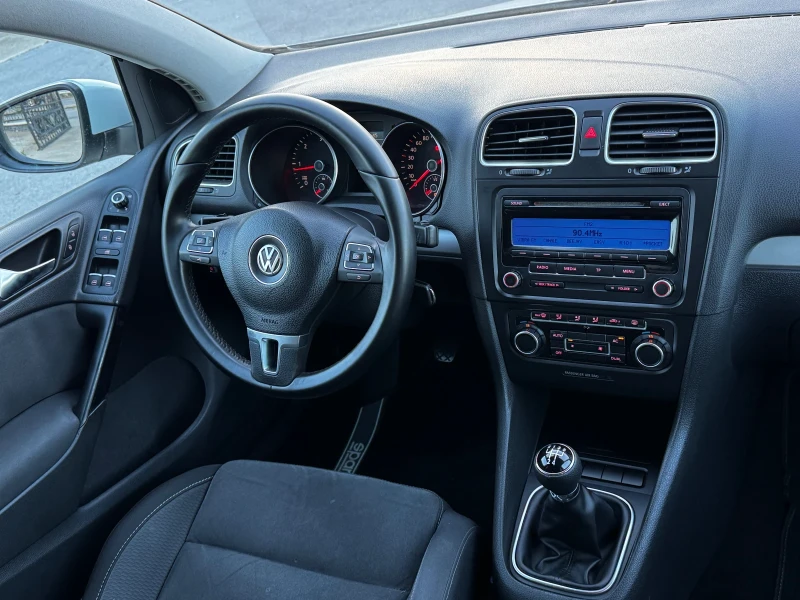 VW Golf 1.6TDI ИТАЛИЯ, снимка 11 - Автомобили и джипове - 51757681