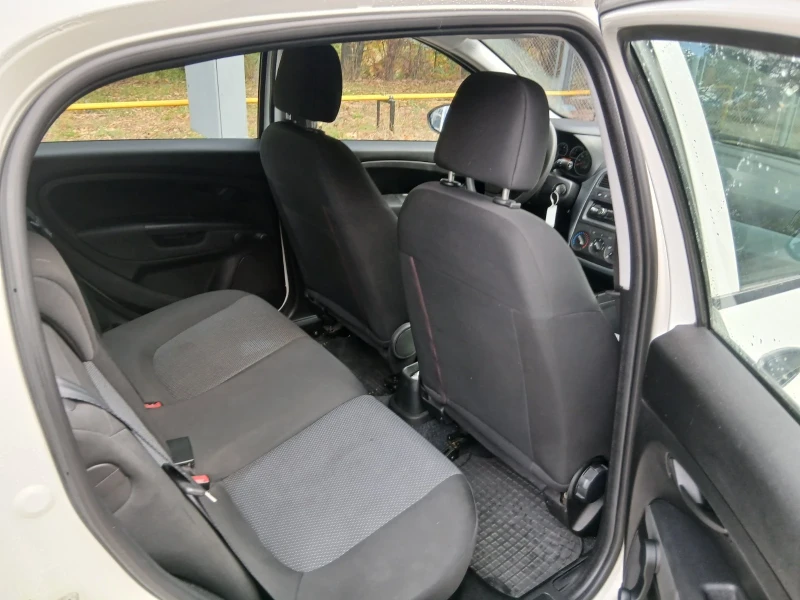 Fiat Punto 1.2i регистрирана, снимка 7 - Автомобили и джипове - 52706740