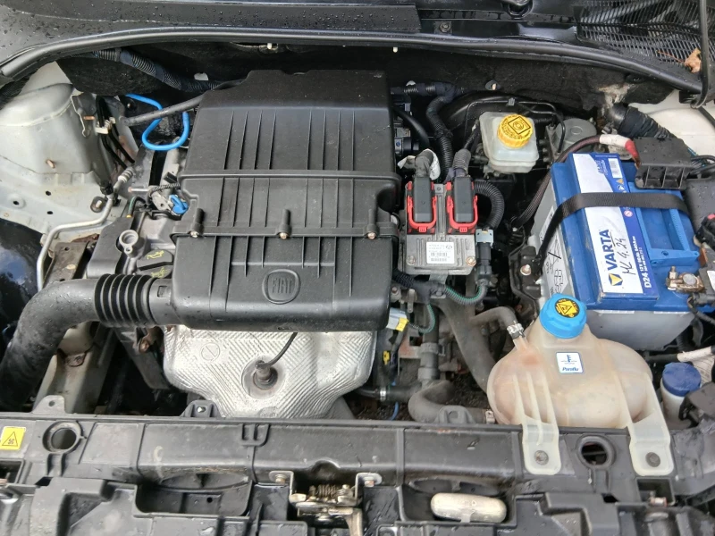 Fiat Punto 1.2i регистрирана, снимка 9 - Автомобили и джипове - 52706740