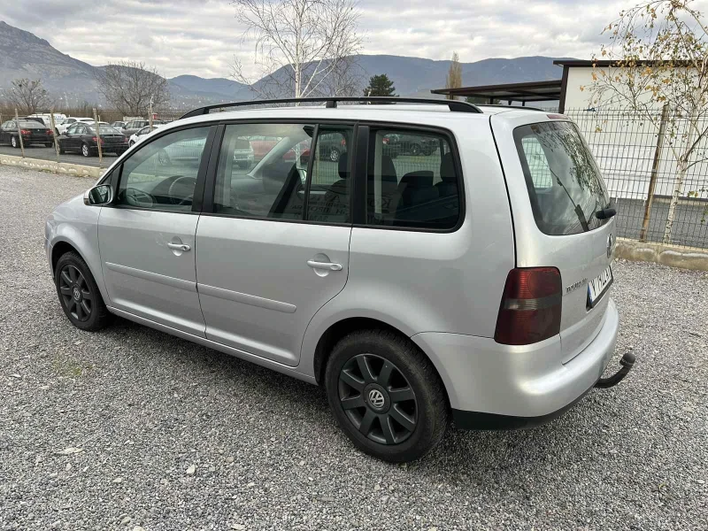 VW Touran  , снимка 7 - Автомобили и джипове - 52553585