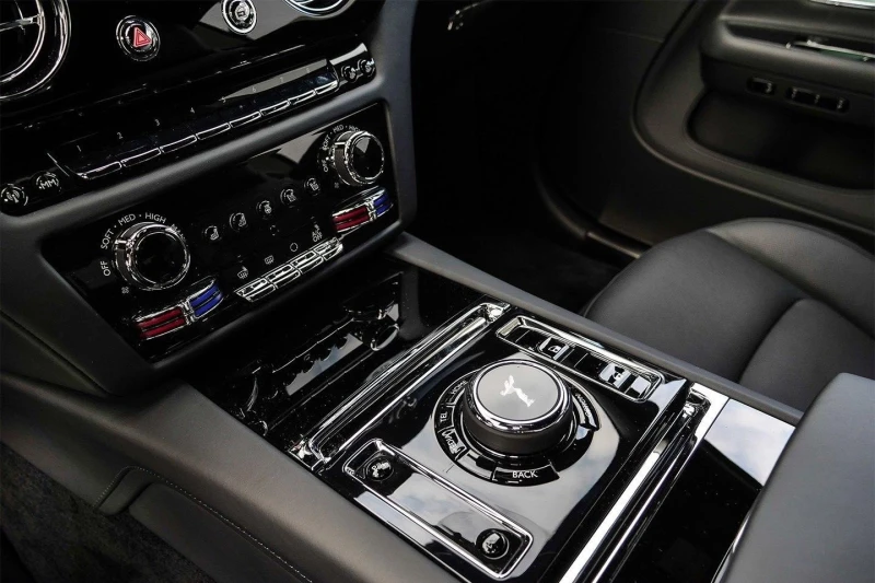 Rolls-Royce Spectre /SHOOTING STAR/ BESPOKE/ LAUNCH PACK/ 360/, снимка 14 - Автомобили и джипове - 52752880