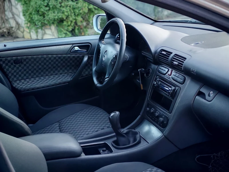 Mercedes-Benz C 220 2.2CDI(116)* AVANTGARDE* НОВ ВНОС* , снимка 12 - Автомобили и джипове - 52804998