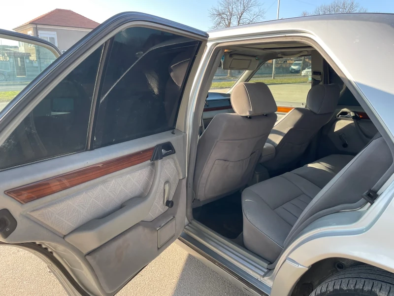 Mercedes-Benz 124 250D, снимка 9 - Автомобили и джипове - 53166871