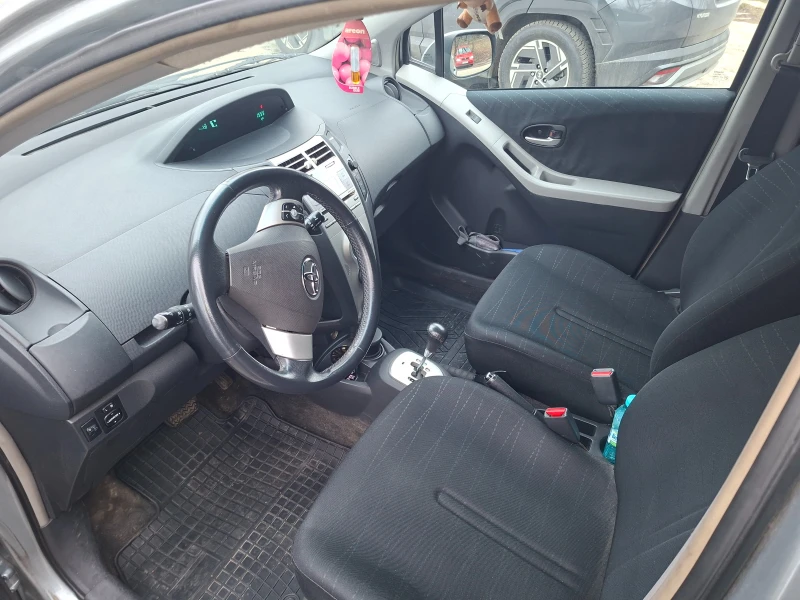 Toyota Yaris, снимка 6 - Автомобили и джипове - 53300157