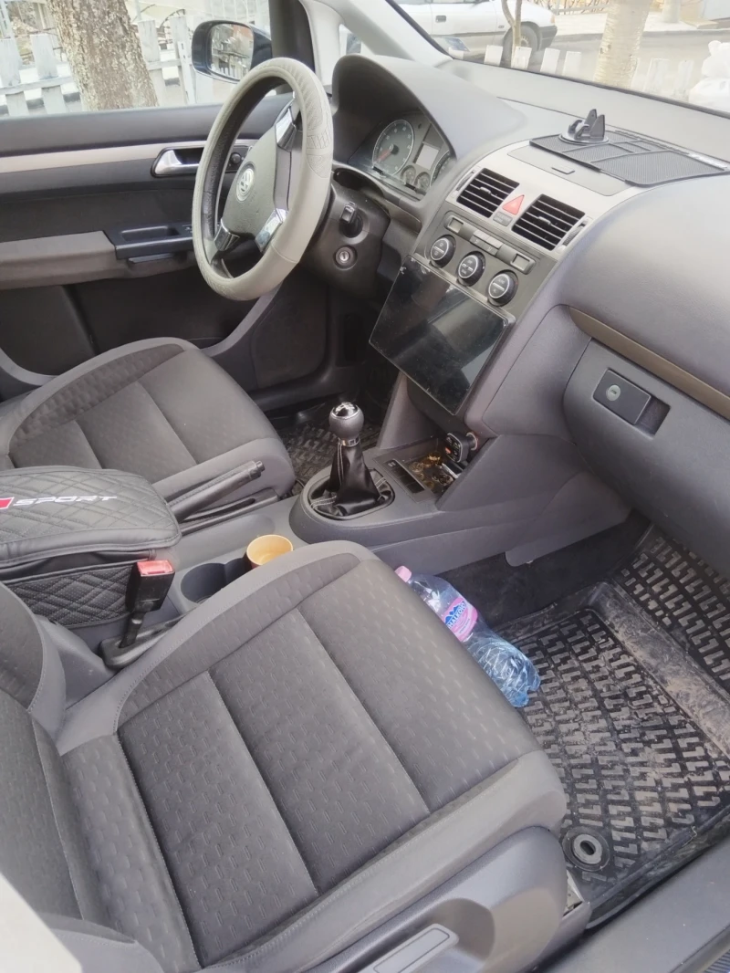 VW Touran 1.6/102кс, снимка 6 - Автомобили и джипове - 53403018