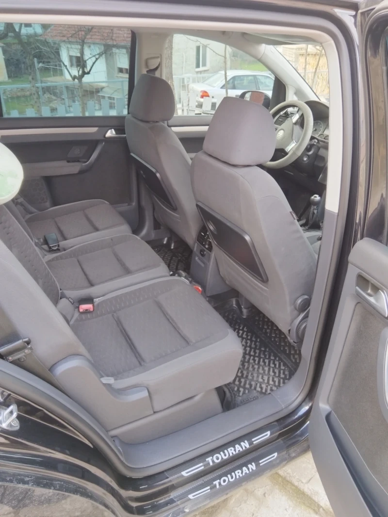 VW Touran 1.6/102кс, снимка 2 - Автомобили и джипове - 53403018