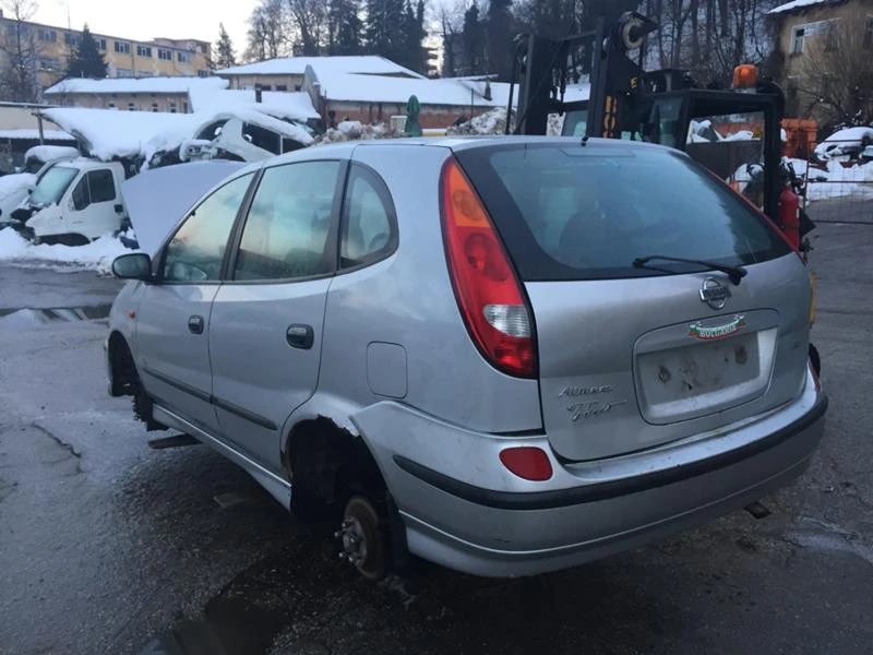 Nissan Almera tino 2.2 TDI/DCI - изображение 3