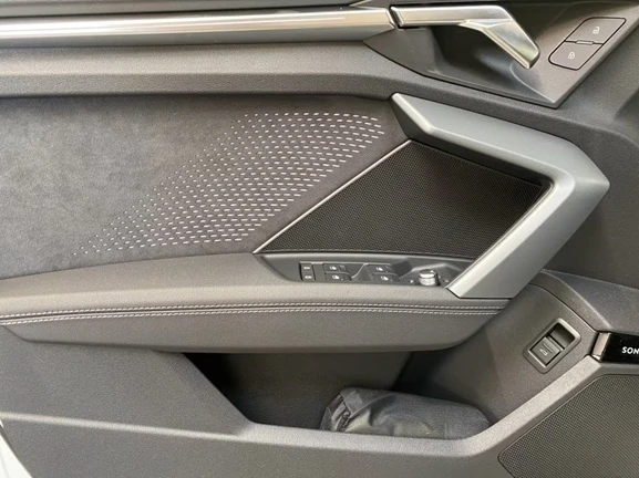 Audi A3 35 TDI = S-line = Black Optics Plus Гаранция, снимка 5 - Автомобили и джипове - 54372383