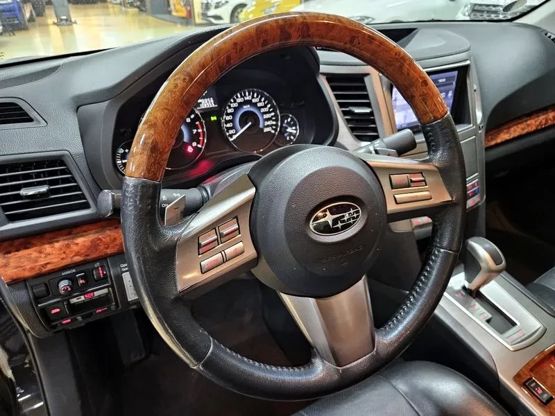 Subaru Legacy 3.6R, снимка 15 - Автомобили и джипове - 55830600