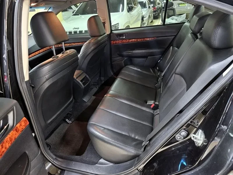 Subaru Legacy 3.6R, снимка 11 - Автомобили и джипове - 55830600