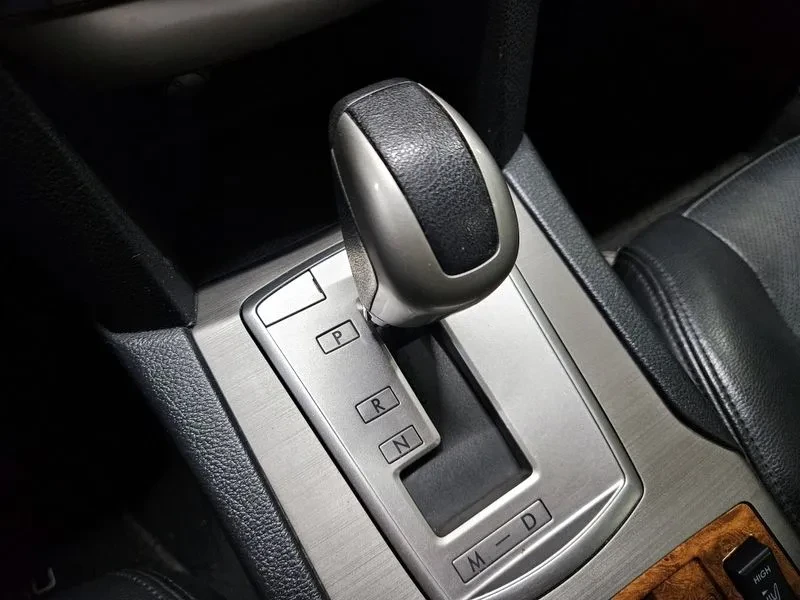Subaru Legacy 3.6R, снимка 9 - Автомобили и джипове - 55830600