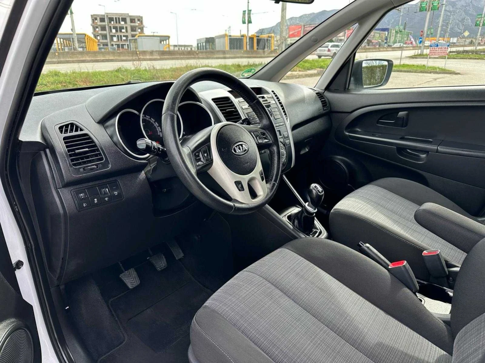 Kia Venga 1.6 CRDI Euro 5 Лизинг  | Mobile.bg — изображение 12