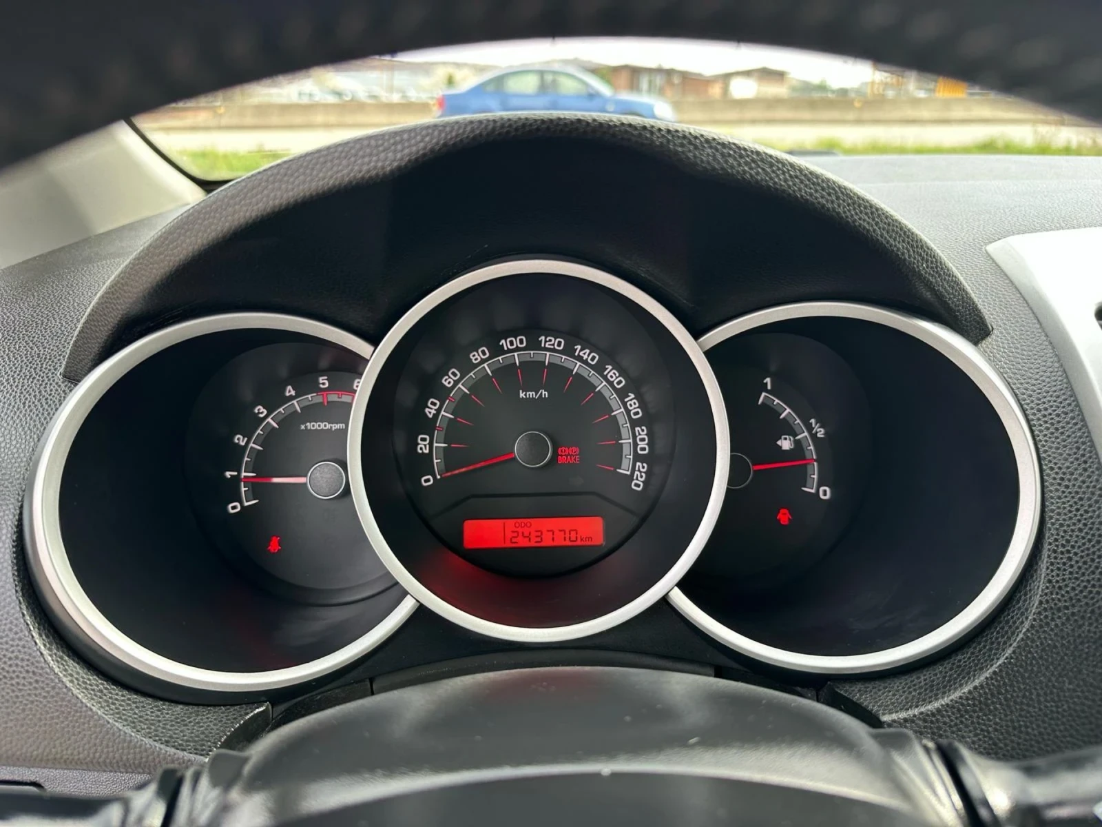 Kia Venga 1.6 CRDI Euro 5 Лизинг  | Mobile.bg — изображение 11