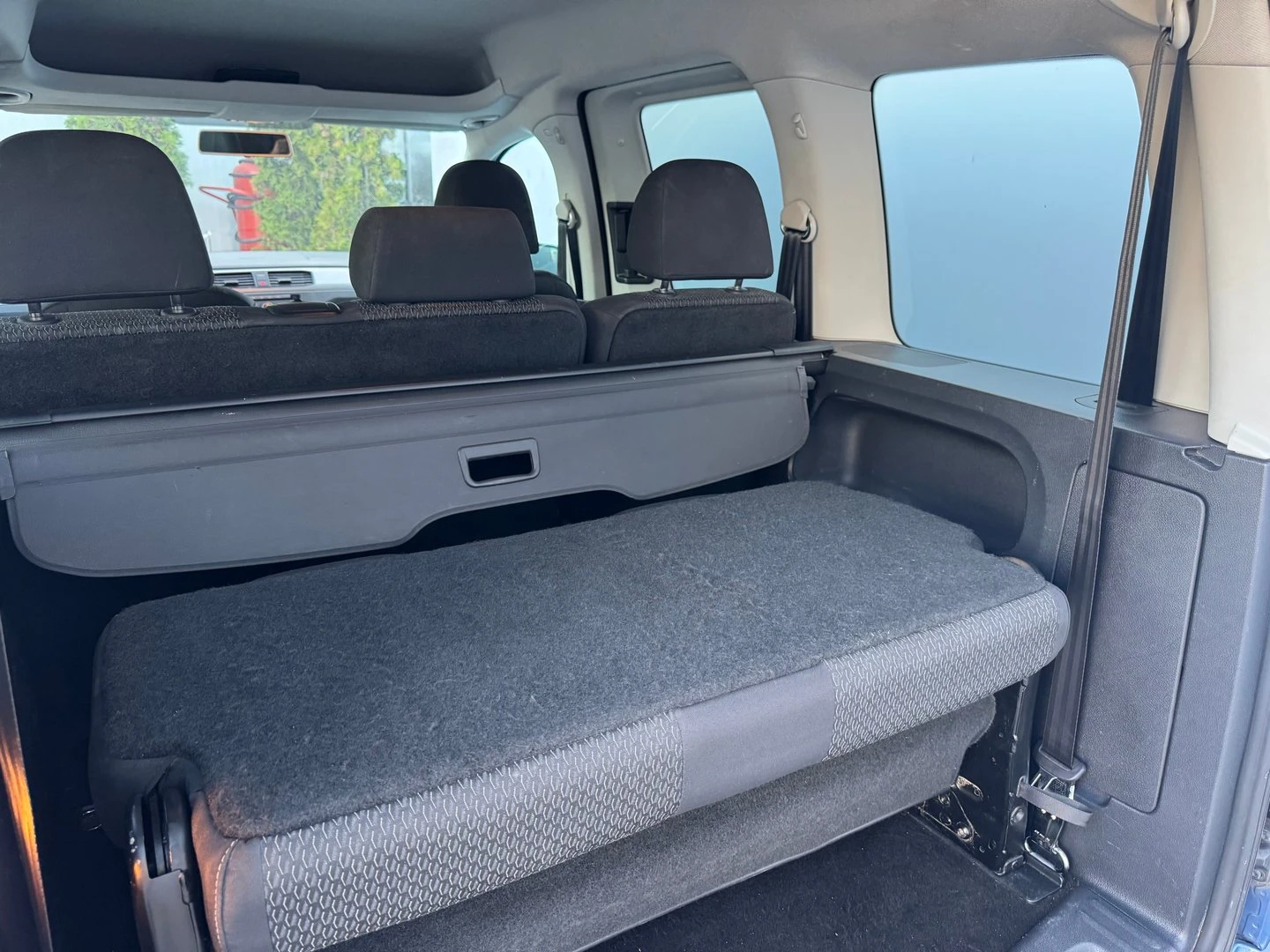 VW Caddy Trendline TGI BMT 7 места - изображение 10